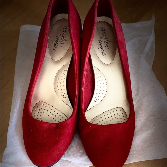 Red Heels - Picture 1 of 5